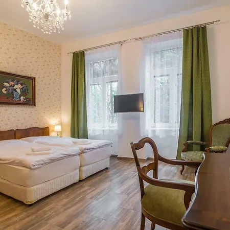 Retro Bosak Contactless Check-in 3*